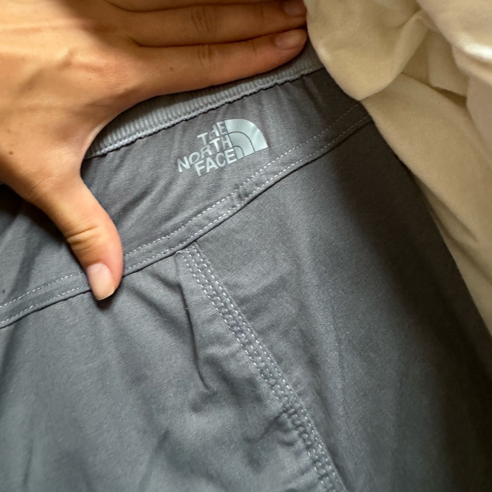 Women’s North Face Aphrodite 2.0 pant size Small hardly worn